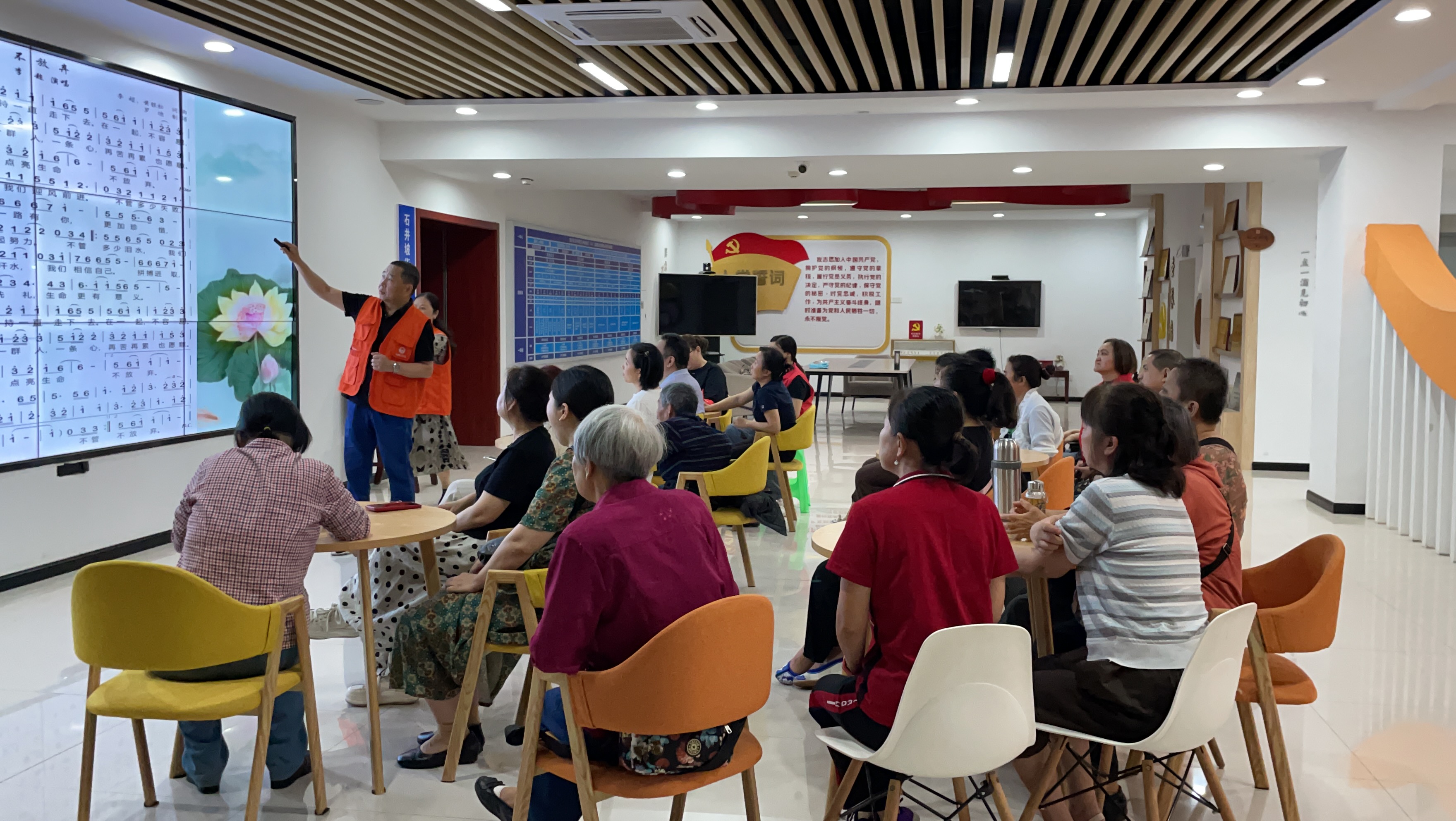沙坪坝区加强顶层设计  构建“15分钟高品质生活服务圈”“2+5+N”创建体系