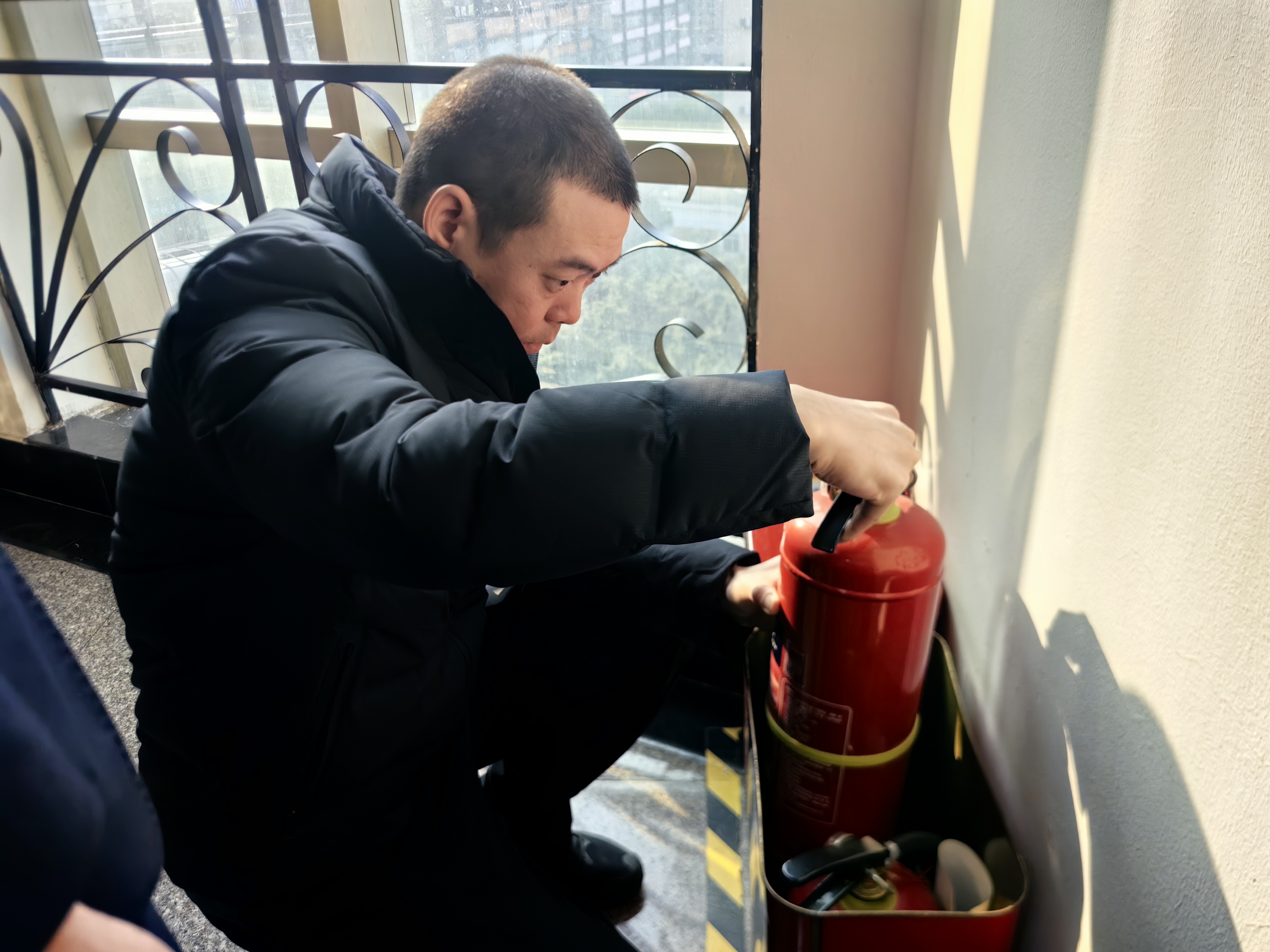 沙坪坝区机关事务管理局开展春节节前安全大检查活动