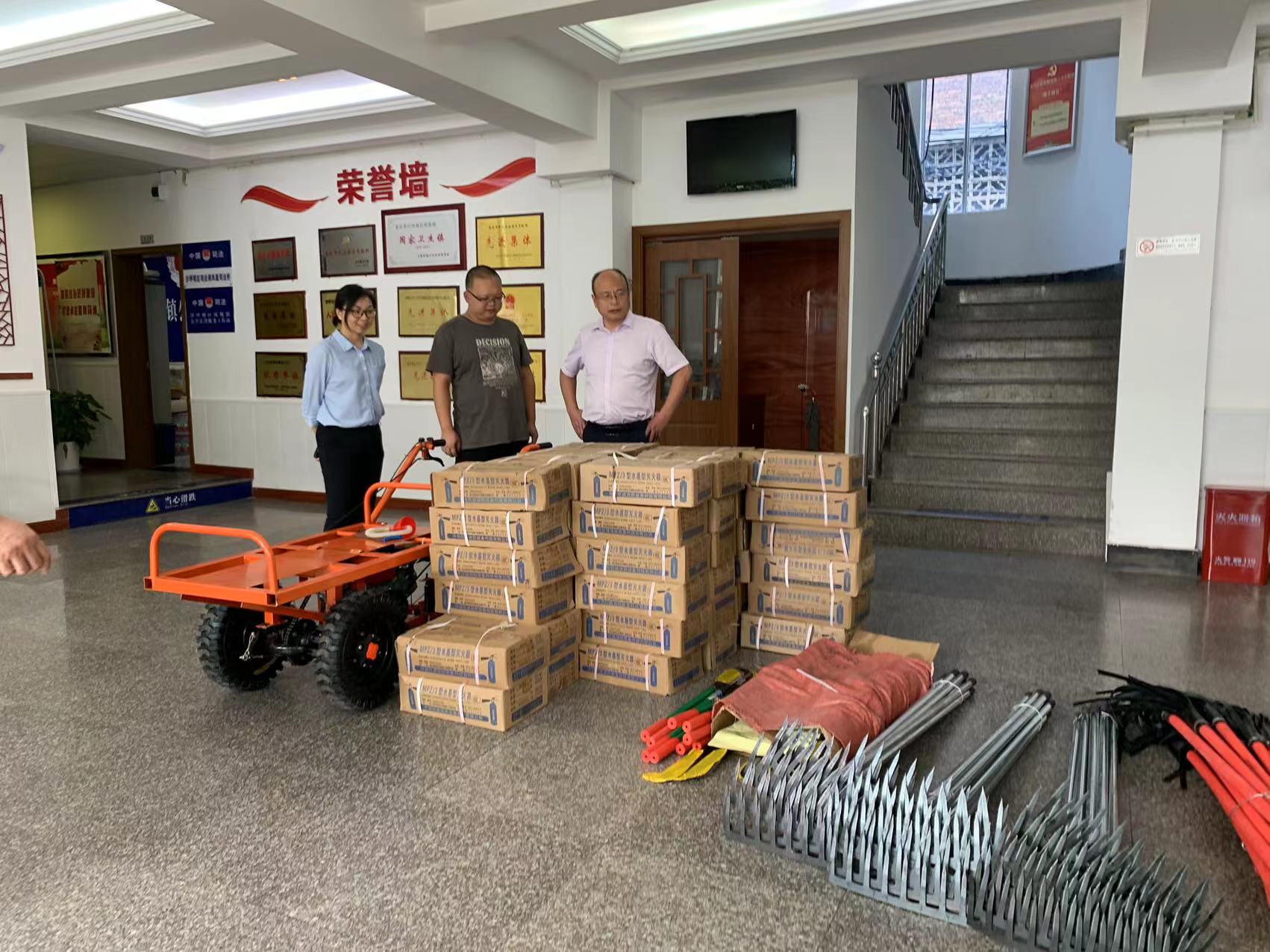区应急管理局为涉林镇街配发森林灭火物资装备