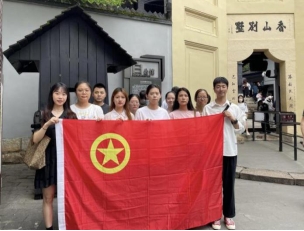重温红色记忆 传承红色基因