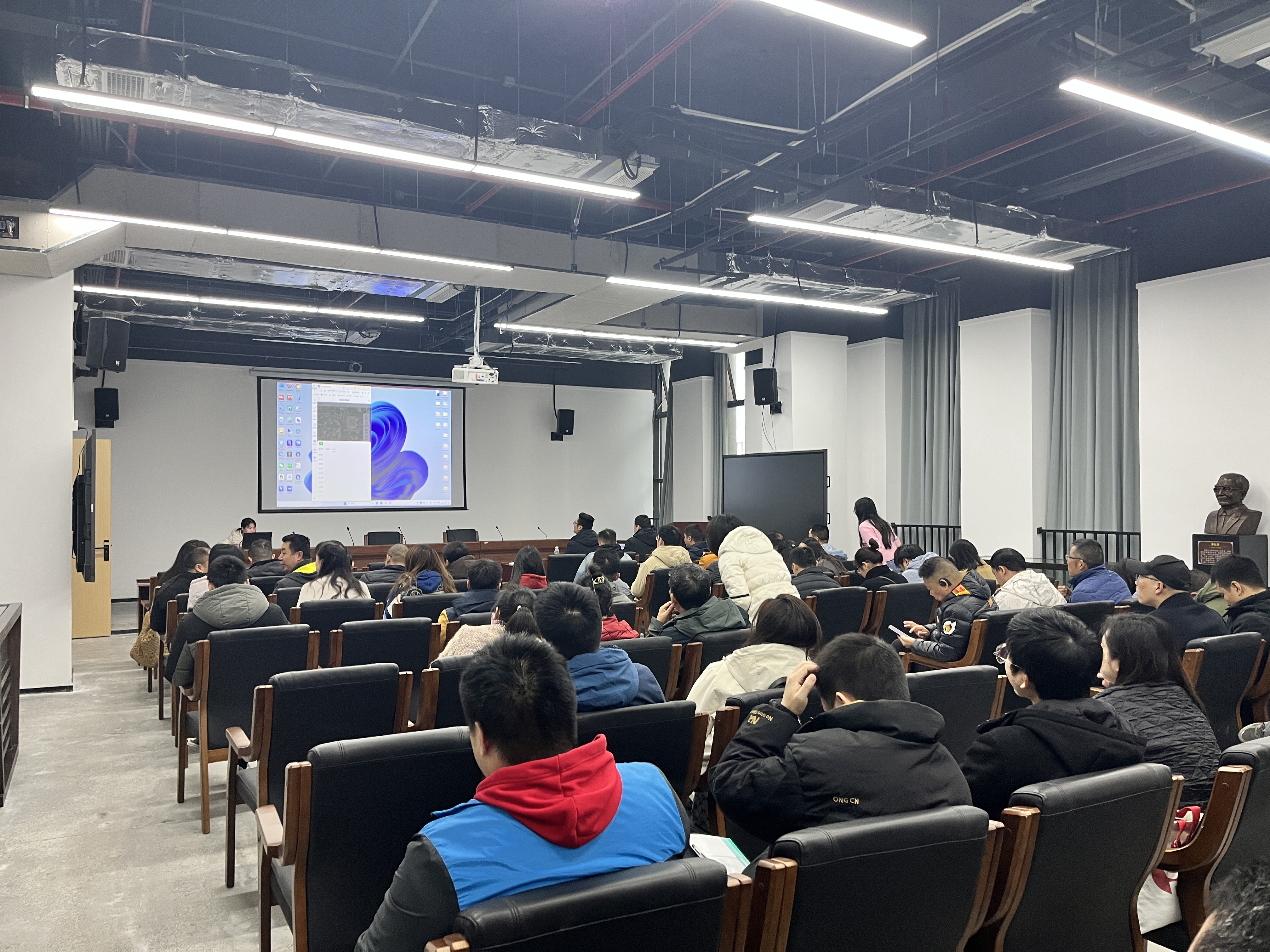 区住房城乡建委组织召开渝悦·农房智管系统培训会