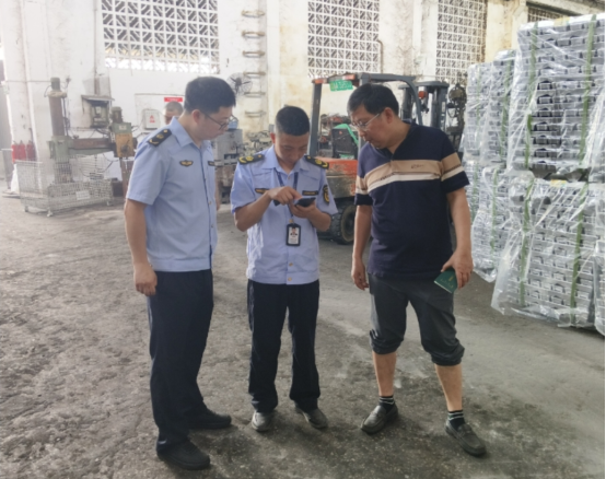 回龙坝镇：镇应急管理岗开展安全生产资格证书专项检查