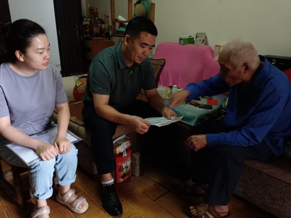 回龙坝镇：退役军人服务站常态化走访退役军人