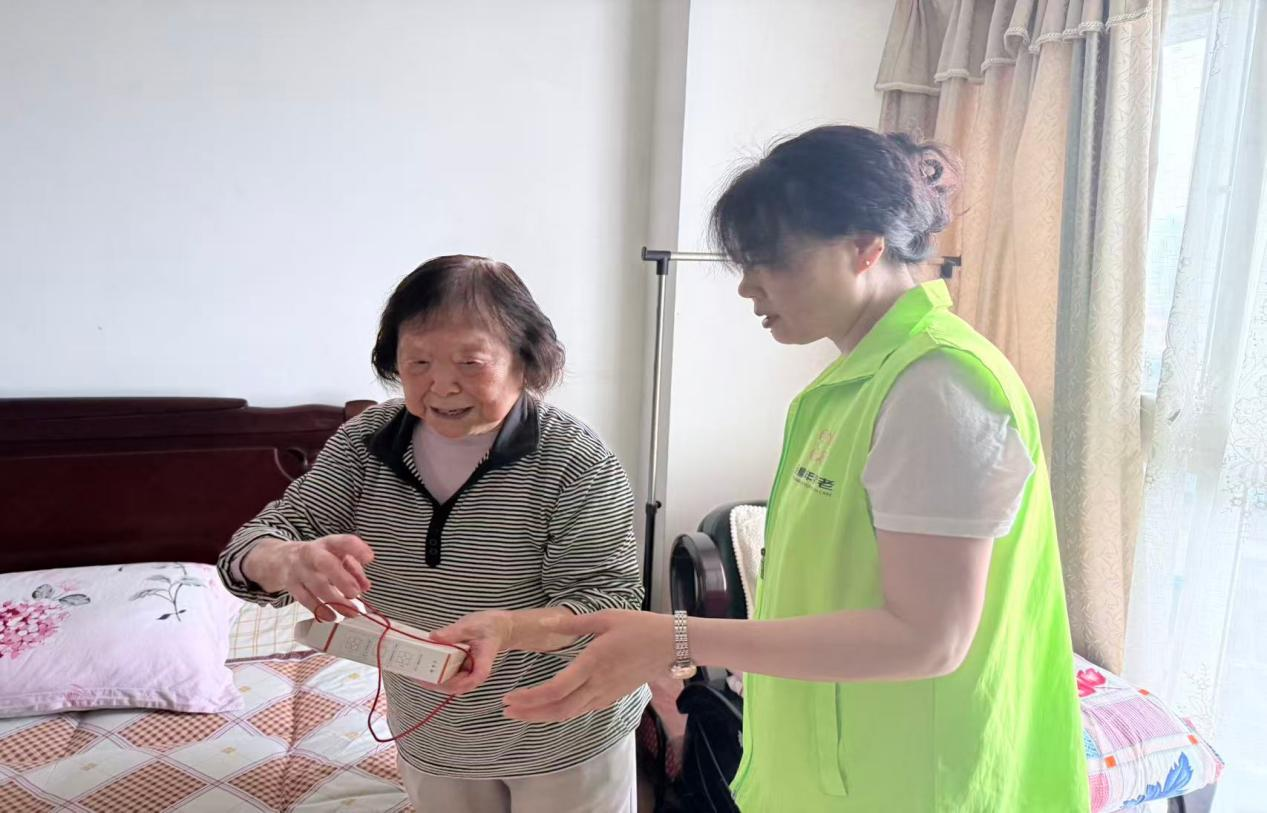 天星桥街道天陈路社区开展适老化改造验收工作