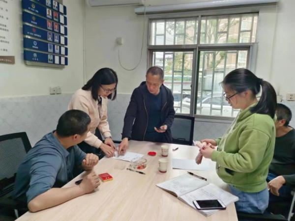 矛盾纠纷我来解，握手言和暖人心