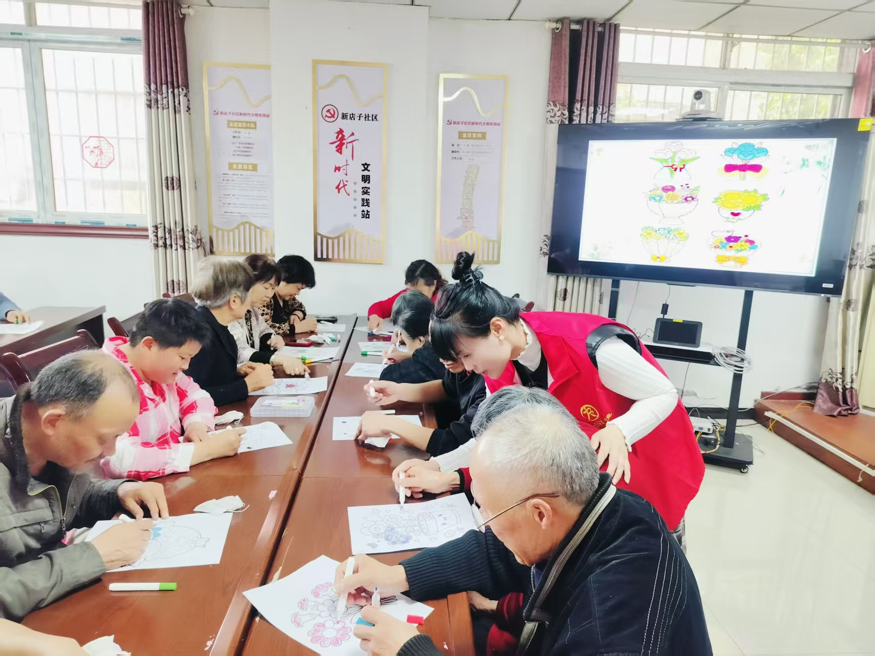 中梁镇：新店子社区开展“巧手夕阳 匠心晚照”   银龄手工活动简报