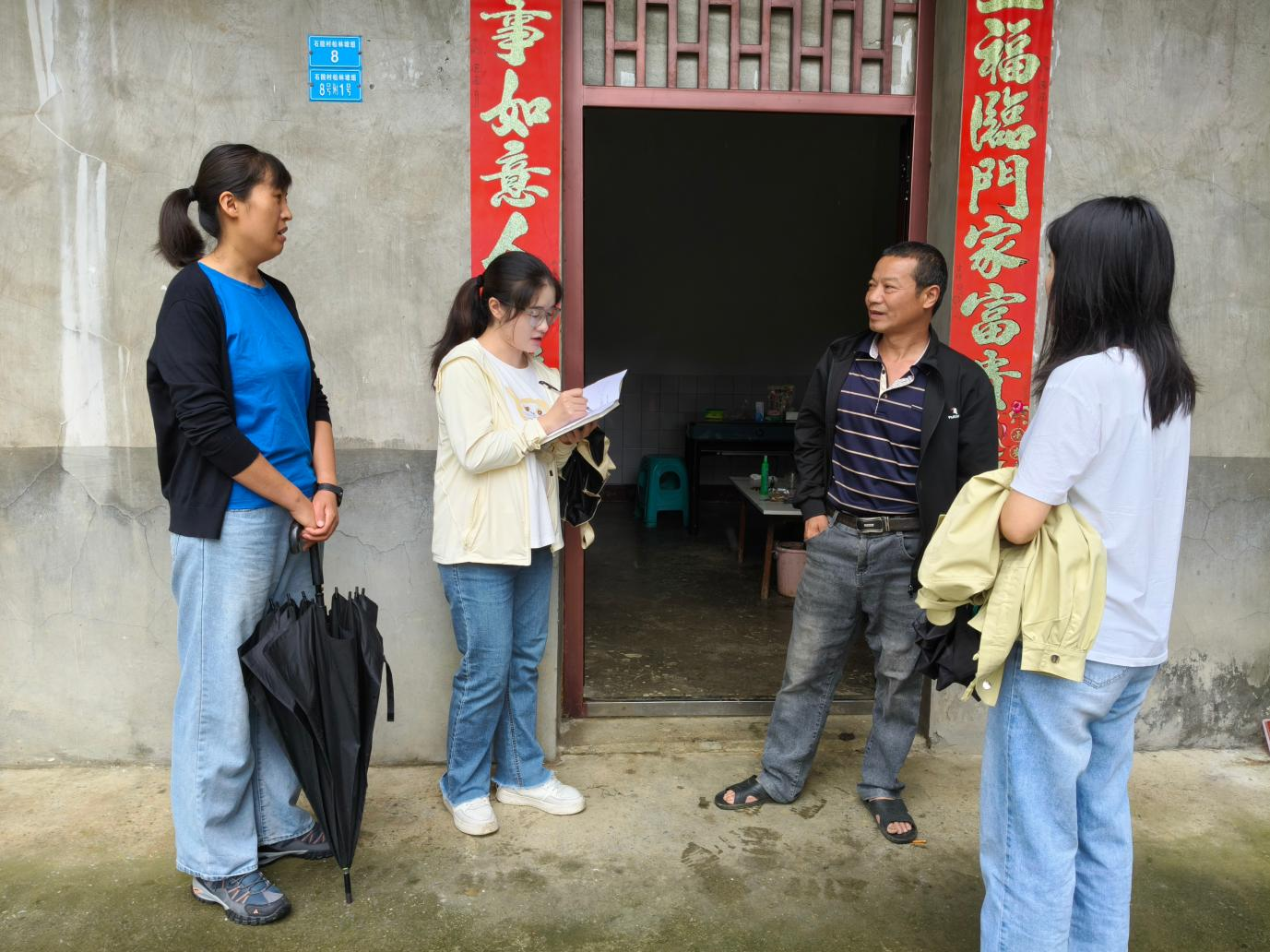 中梁镇：走访入户暖民心 深耕基层解民忧