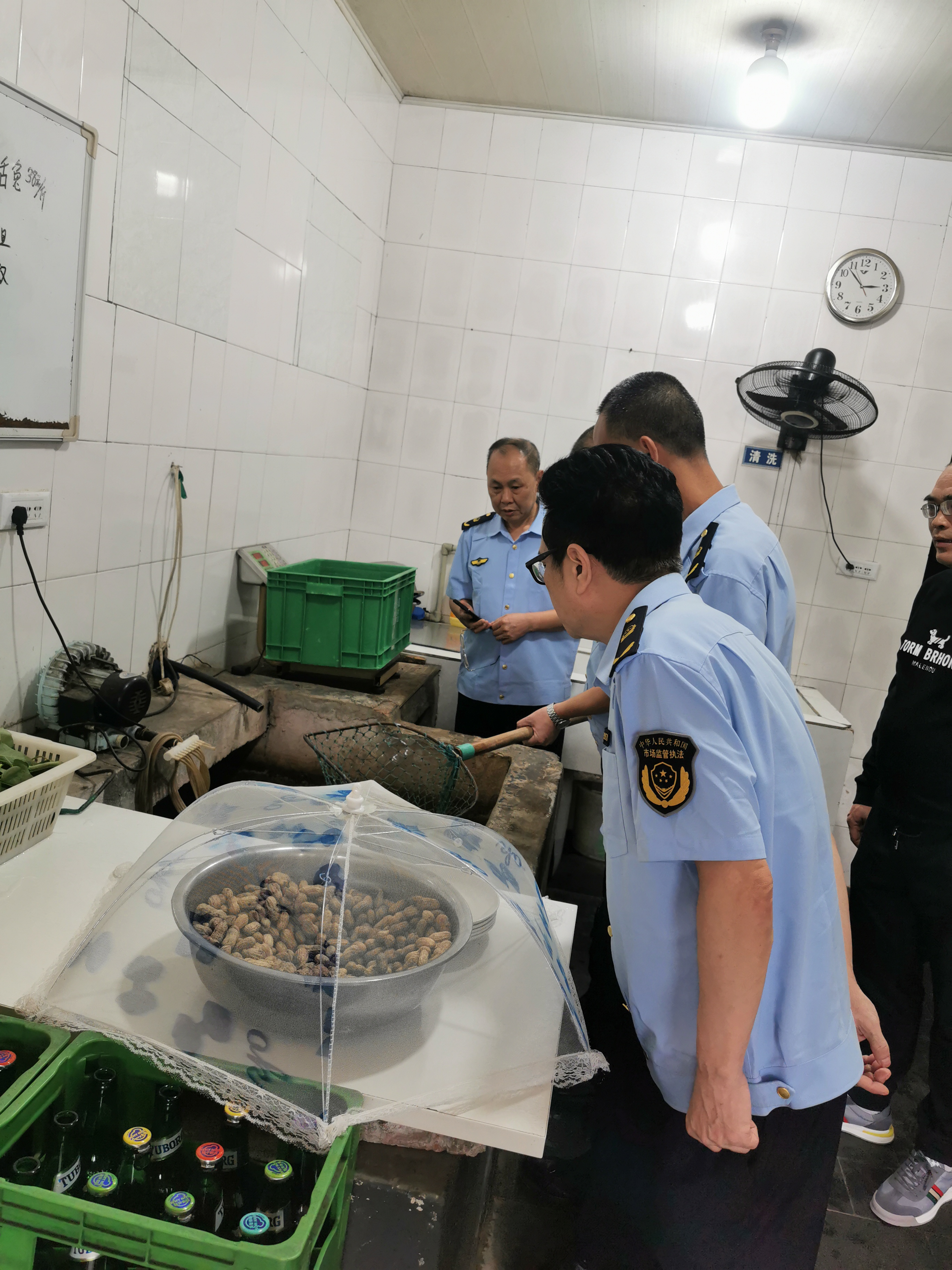 沙坪坝区开展双节期间“十年禁渔”专项联合执法行动