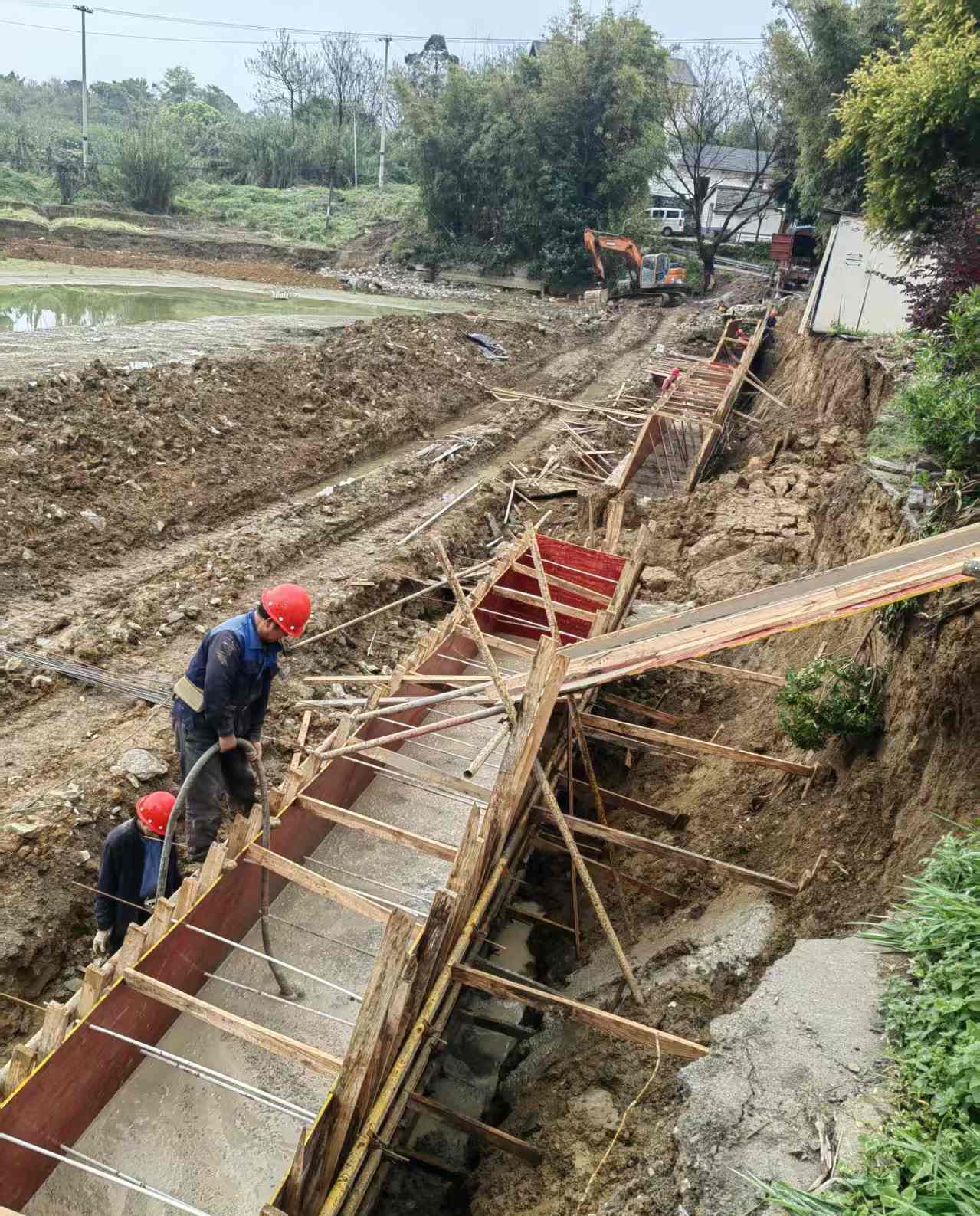 中梁镇石院村龙泉村和永宁寺村等3个抗旱水利设施项目开工建设