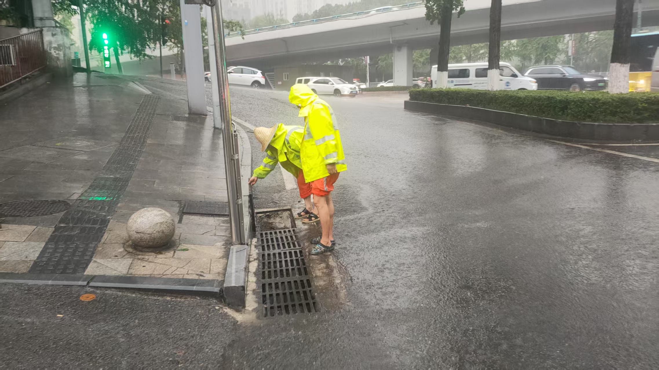 区住房城乡建委做好强降雨应急处置