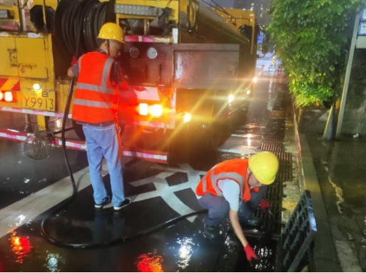 区住房城乡建委积极做好强降雨应急处置.png