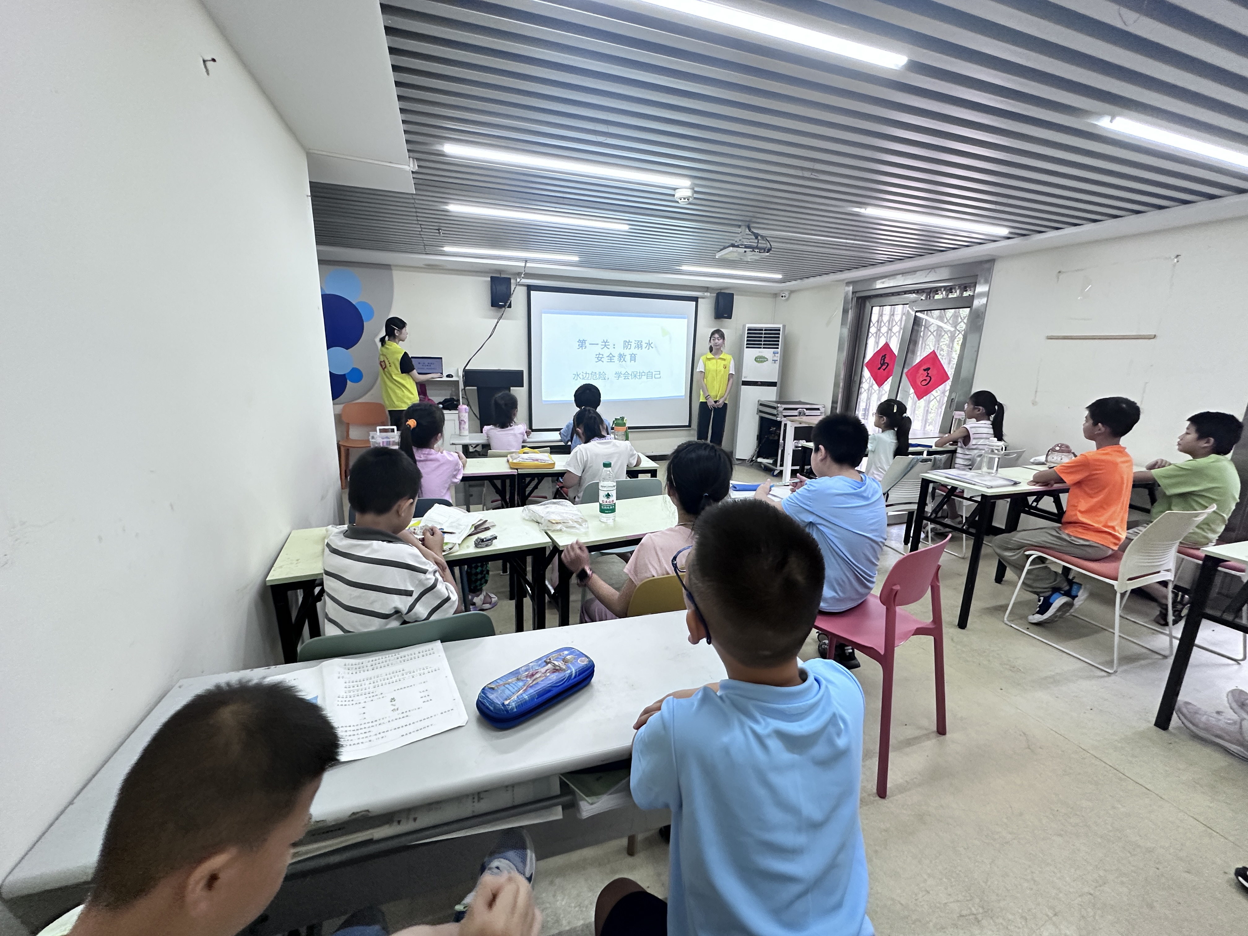 02:磁器口街道磁建村社区开展防溺水安全教育1.jpg