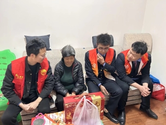 回龙坝镇：聚龙城社区开展学雷锋志愿服务