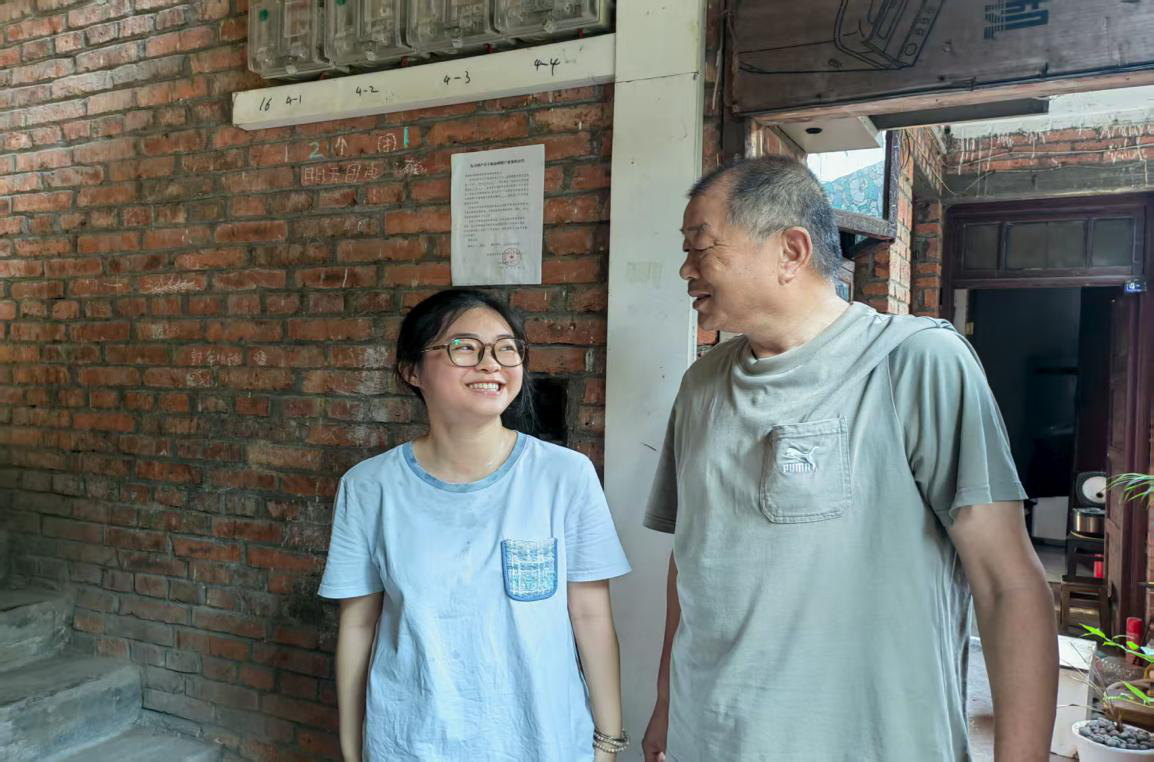 天星桥街道梨树湾社区开展独居老人入户走访
