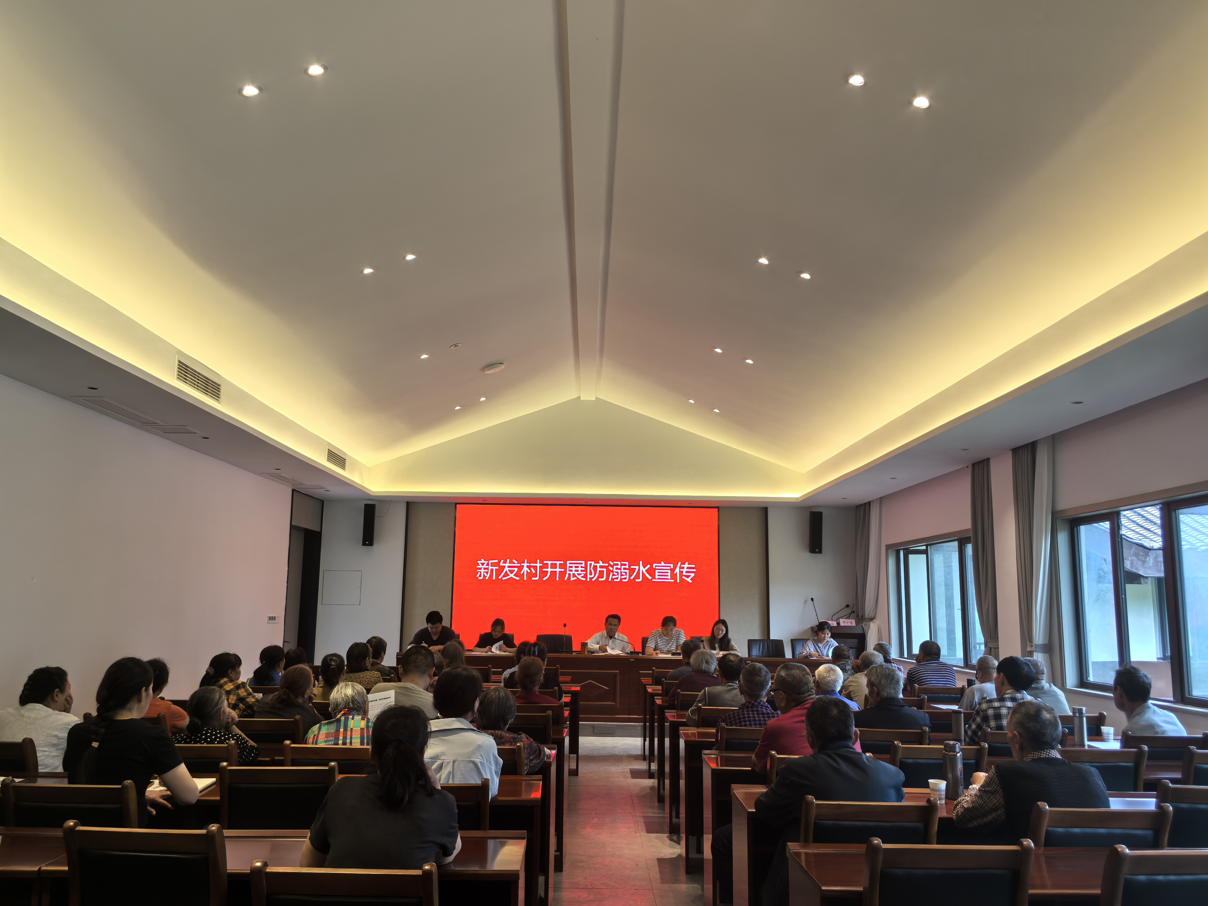 中梁镇：紧绷“安全弦” 织密“防护网”